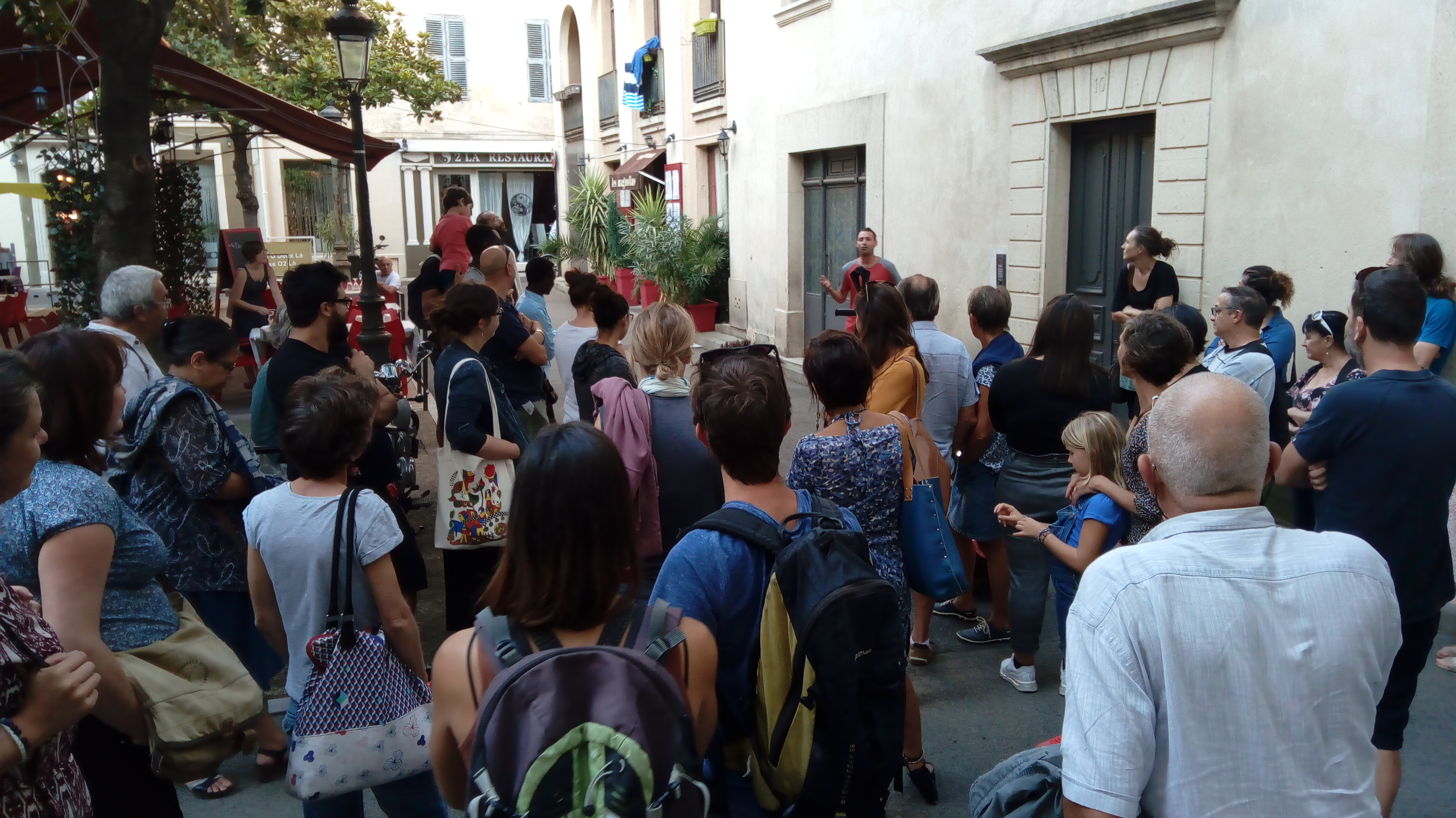 Fougues de la cie La Hurlante, spectacle en déambulation
